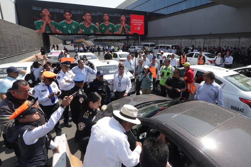 ¡Se acabó la guerra! Uber y taxis se unen en México y sorprenden a millones de usuarios. Foto:. EFE/ Madla Hartz