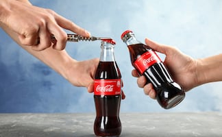 Coleccionista de Florida encuentra una Coca-Cola antigua valorada en casi 2 mil dólares