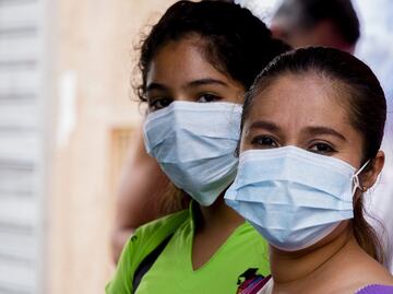 ¿Qué deben hacer los migrantes en California si tienen síntomas de Covid-19?