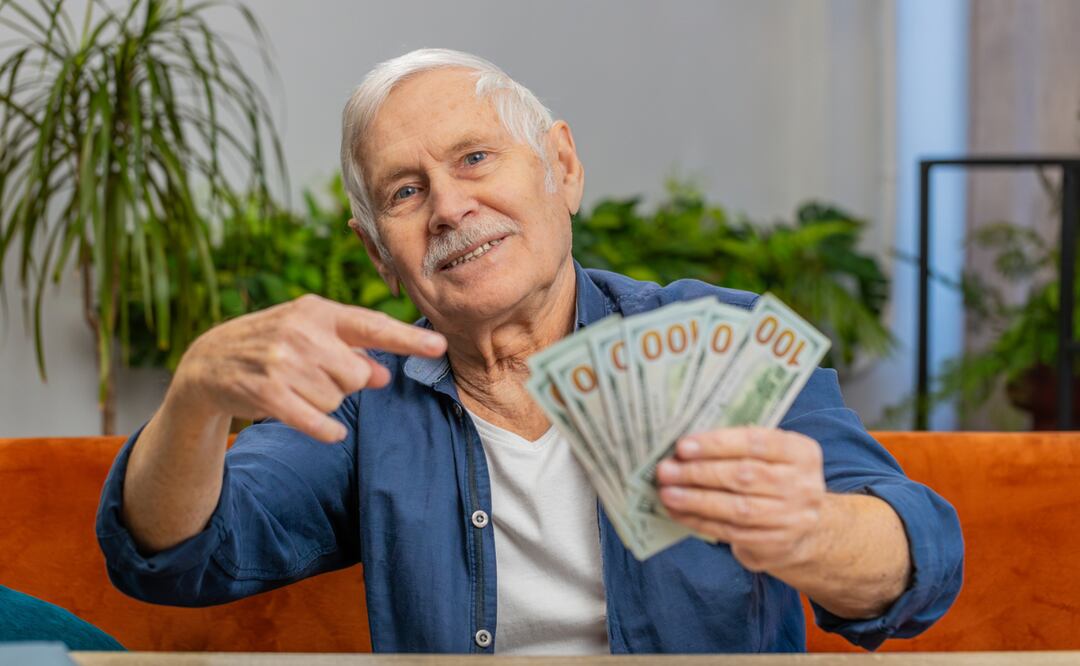 Pensión Hombres Bienestar. ¿Habrá en todo México?¿Quiénes podrán recibir hasta 18 mil pesos? Esto dijo Sheinbaum. Foto. iStock/Andrii Iemelyanenko