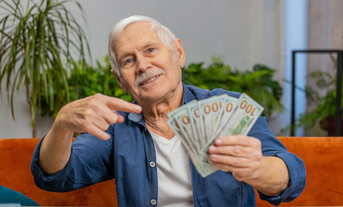 Pensión Hombres Bienestar. ¿Habrá en todo México?¿Quiénes podrán recibir hasta 18 mil pesos? Esto dijo Sheinbaum. Foto. iStock/Andrii Iemelyanenko