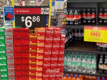 Tras boicot, exhiben en redes que Coca-Cola regala productos para “ganarse” otra vez a los latinos