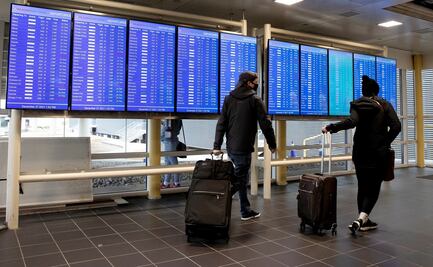 Influencers de Canadá realizan polémica fiesta en vuelo a México