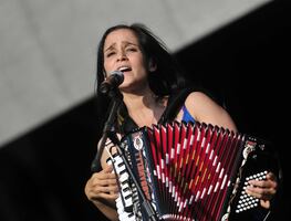 Julieta Venegas se presentará gratis en el Zócalo de la Ciudad de México: fecha, horario y artistas invitadas