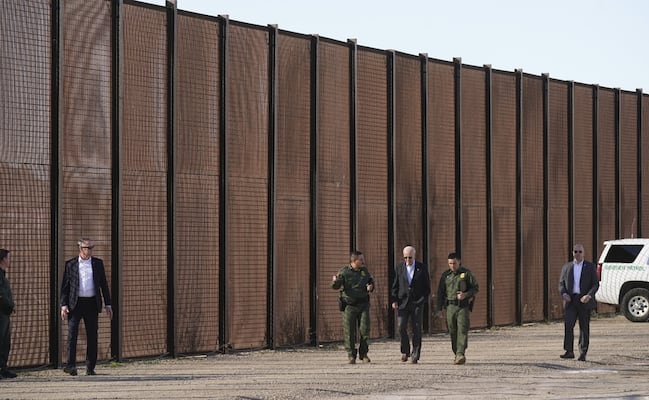 Trump busca reanudar el muro fronterizo en Texas: pide a la Corte Suprema frenar el bloqueo