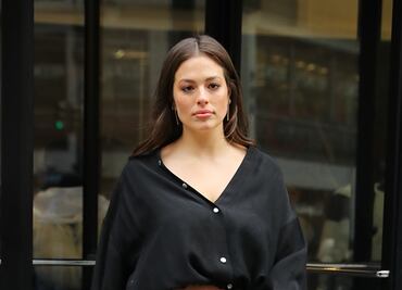 Ashley Graham deslumbra ataviada en leggings de látex