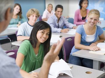 Ofrecen beca de verano para alumnos de preparatoria en Chicago
