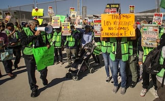 SRE alista botón de pánico en teléfono para que migrantes alerten al ser detenidos en EU