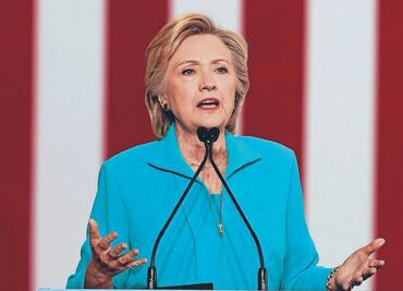 Hillary Clinton: 'se necesitan mujeres en el poder que empoderen a otras'