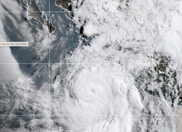 Huracán Flossie se fortalece frente a México: categoría 2 y posible evolución a huracán mayor. Mapa de trayectoria