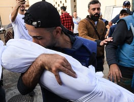 Un niño palestino muere cada diez minutos en Gaza por ataques israelíes