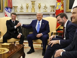 Trump aconseja a Macron tras la bofetada: "Asegúrate de que la puerta esté cerrada"
