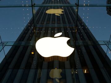 Apuñalan a guardia de tienda de Apple tras discusión por cubrebocas en NY