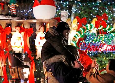 Así es Dyker Heights, el vecindario de Brooklyn que se llena de luces en Navidad