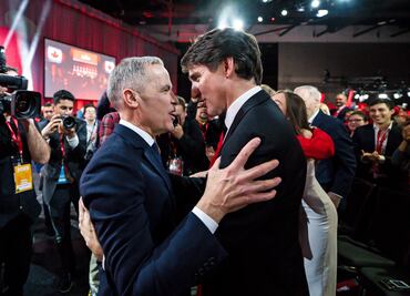 Mark Carney se reúne con Justin Trudeau para preparar un "rápido" traspaso del poder en Canadá