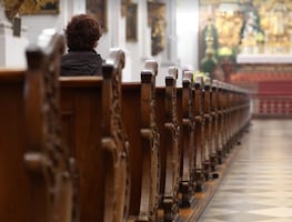 Impactante video muestra ataque con machete durante misa en iglesia del Edomex