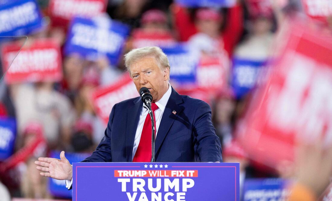 Trump amenaza con aranceles del 25% a México si no para "embestida" de "criminales". (Photo by Ryan M. Kelly / AFP)