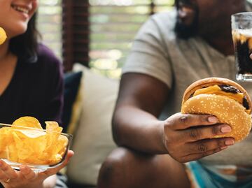 Comida rápida y procesados son tan dañinos como las drogas: estudio
