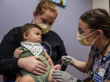 Avala Canadá vacuna de Moderna para niños de 6 meses a 5 años