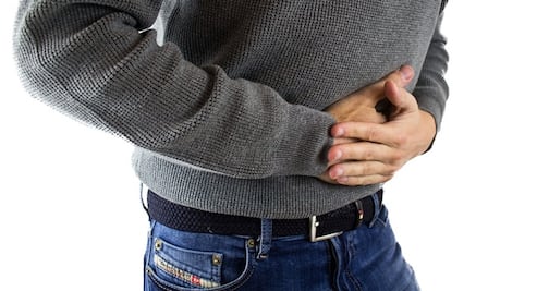 Paciente muere por trasplante de heces; FDA alerta riesgo potencial