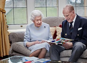 La reina Isabel II y su esposo pasarán Navidad en Windsor