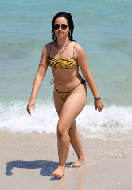 Camila Cabello presume 'bikini body' en playa de Miami