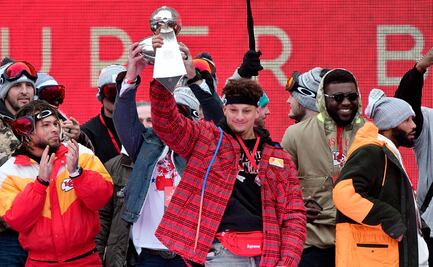Pese a altercado con automovilista, Chiefs celebran victoria de Super Bowl en Kansas City