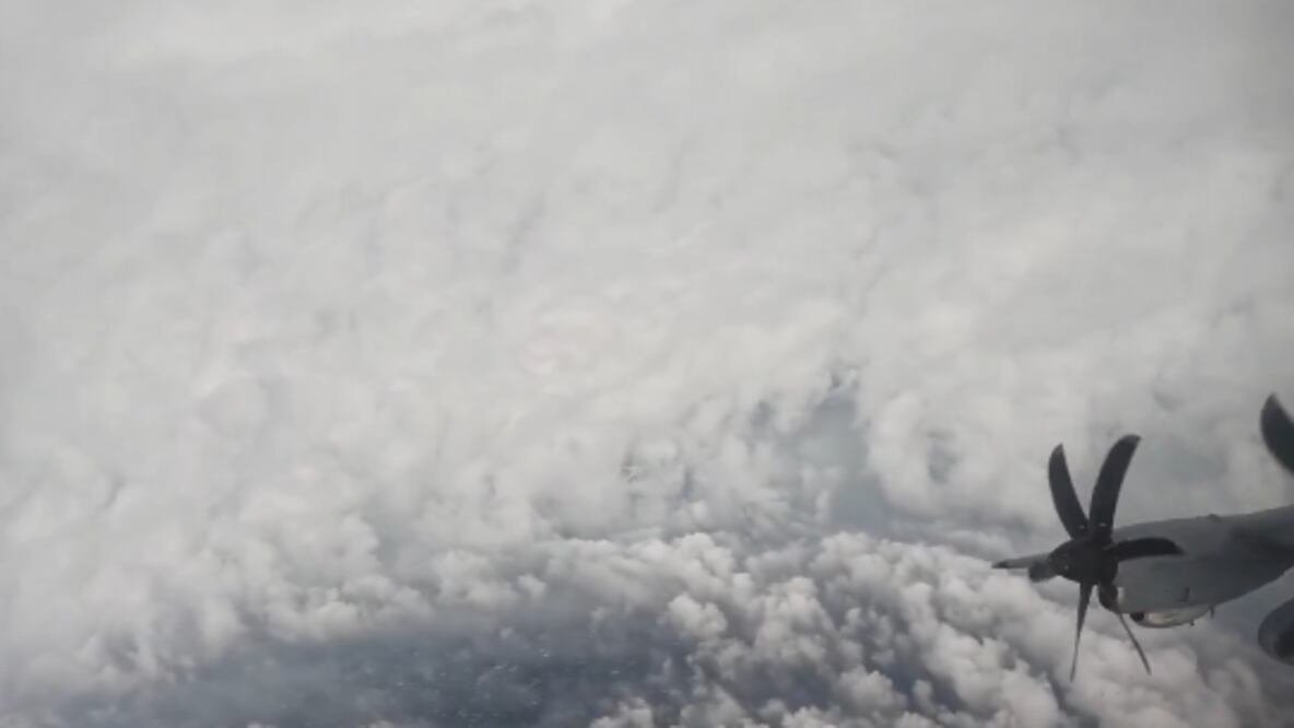 Impactante VIDEO: avión cazahuracanes vencido por los vientos de categoría 5 de Melissa. Foto tomada de X