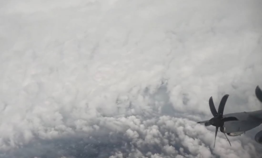 Impactante VIDEO: avión cazahuracanes vencido por los vientos de categoría 5 de Melissa. Foto tomada de X