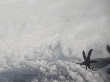 Impactante VIDEO: avión cazahuracanes vencido por los vientos de categoría 5 de Melissa