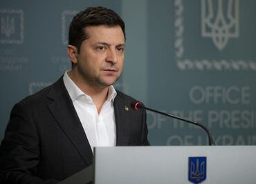 Presidente de Ucrania declara movilización militar para repeler invasión rusa