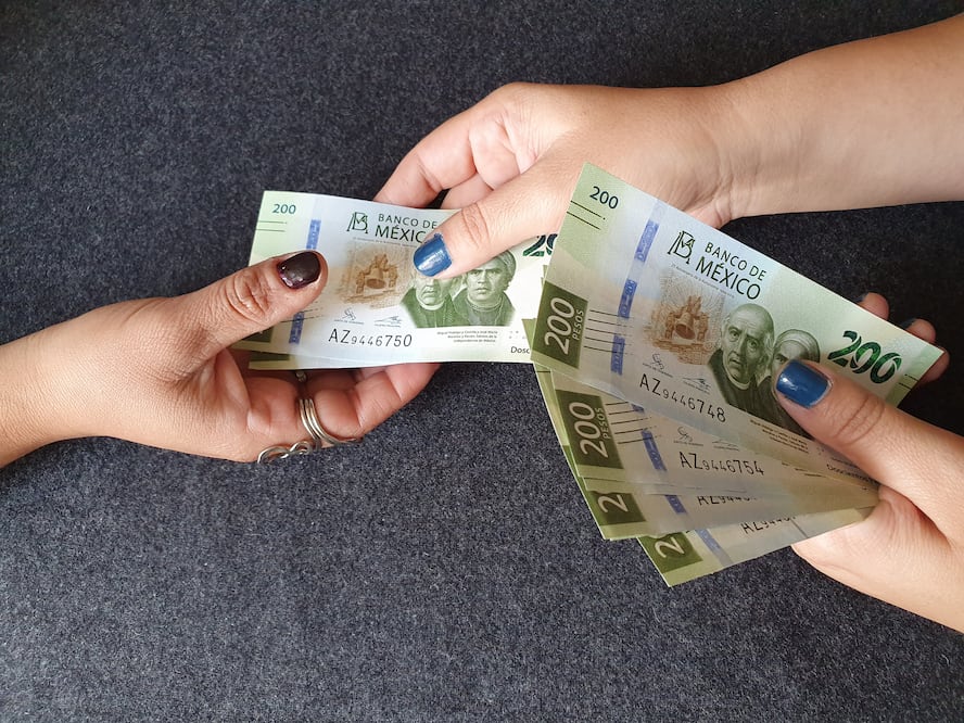 Banxico emite nuevo billete conmemorativo de 200 pesos de Hidalgo y Morelos; así es. Foto: iSTOCK-FJZEA