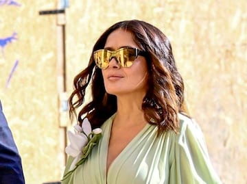 Salma Hayek y el vestido con el que acaparó miradas durante una boda en Italia