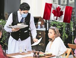 ¿Cuánto gana un mesero en Canadá y dónde recibe mejor salario?
