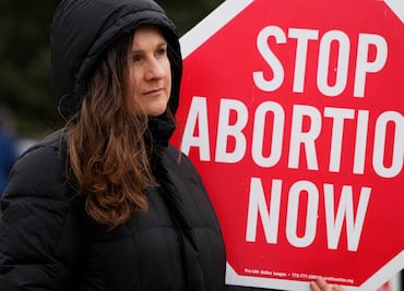 Nebraska lucha contra el aborto y condena a joven de 19 años que irrumpió su embarazo