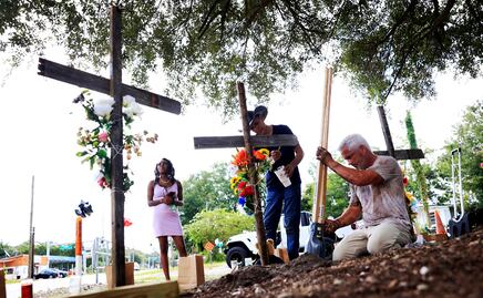 Muestras de dolor por los afroamericanos asesinados por motivo racial en Florida