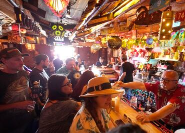 Los Ángeles exigirá vacuna para entrar a bares y clubes nocturnos