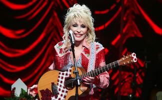 Dolly Parton dona $1 millón de dólares a la investigación de enfermedades infecciosas 