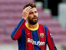 Piqué se burla de Clara Chía por golpe con anuncio en la calle