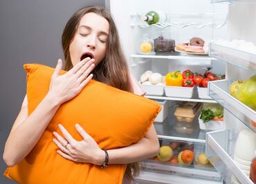 Los alimentos que nunca deberías comer antes de dormir, según Harvard