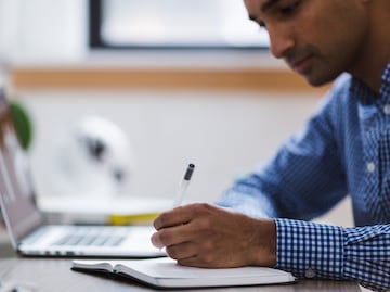 ¿Pagar 70 mil dólares por clases en línea? La crisis impacta a estudiantes