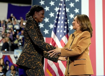 Michelle Obama apela a las mujeres y las insta a defender sus derechos votando por Harris