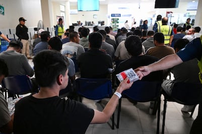 ¿Por qué Trump envía a mexicanos deportados a Guatemala antes de regresarlos a México?