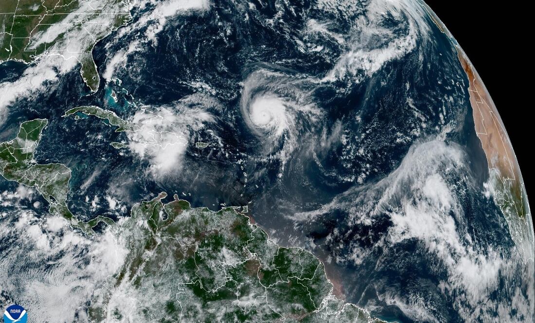 Huracán Humberto ya es categoría 4; podría impactar en el sureste de EU. Foto: EFE/NOAA-NHC
