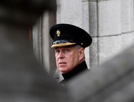 El príncipe Andrés deja las redes sociales tras perder sus honores militares