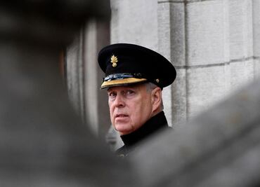 El príncipe Andrés deja las redes sociales tras perder sus honores militares