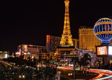 Coronavirus apaga Las Vegas; cierran hoteles, restaurantes y casinos