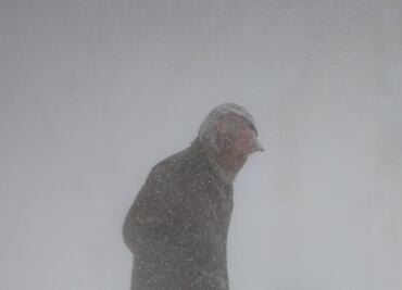 Chicago abre refugios para personas sin hogar, ante vórtice polar