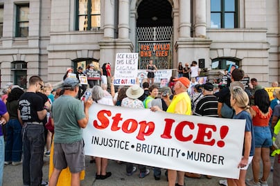 ICE revisa sus protocolos tras la muerte de migrantes durante operativos en Estados Unidos