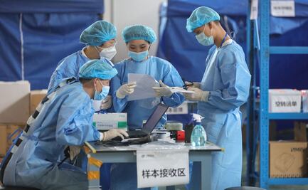 Ciudades chinas exigen prueba anal de covid a los llegados del extranjero